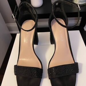 Kelly & Katie Black Heeled Sandals with Rhinestones